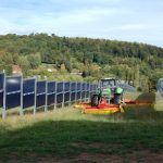 Agri-Photovoltaik: Geringer Flächenverbrauch dank senkrecht aufgeständerter Module.