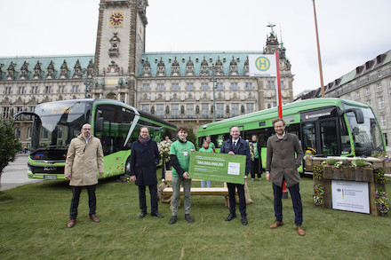 Überreichung der Förderbescheide an Hamburger Hochbahn und die Verkehrsbetriebe Hamburg-Holstein (VHH).