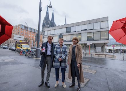 Inbetriebnahme von Kölns erster Straßenlaternen mit 5G+ Small-Cells.