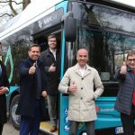 Die erste gemeinsame Fahrt mit einem Wasserstoffbus scheint auf allgemeine Zustimmung zu treffen.