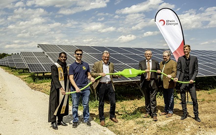 Inbetriebnahme des RheinEnergie Solarparks in Hernau.