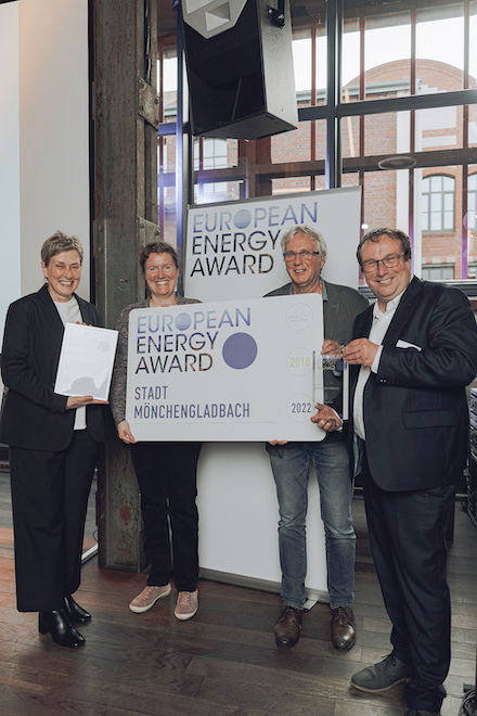 Die Stadt Mönchengladbach hat jetzt für ihre Klimaschutzaktivitäten den European Energy Award (eea) erhalten