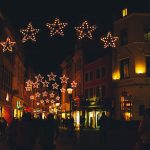 Die Bonner Sternstraße erstrahlt zur Weihnachtszeit künftig mit LED-Beleuchtung.