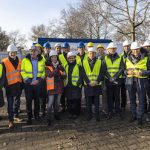 Gruppenbild beim Pressetermin zur Geothermie-Forschungsbohrung in Frankfurt am Main.