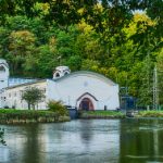 Traditionelle Standorte wie das Jugendstil-Kraftwerk Heimbach können bis heute wertvolle Energie aus Wasserkraft liefern.