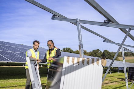 Beim Revamping werden alte Solarparks wieder auf ihre ursprüngliche Leistung gebracht.