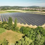 Der Solarpark Eisenberg ist am Netz. Betrieben wird er von der Hanwha Q CELLS GmbH (Qcells).