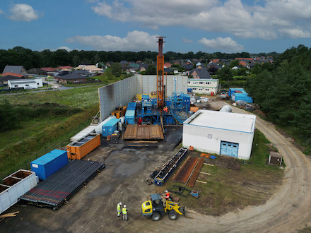 An der Geothermieanlage in Neustadt-Glewe sind jetzt Bohrarbeiten gestartet worden