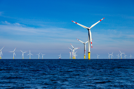 Die Deutsche Bahn erhält Rückenwind vom Trianel Windpark Borkum.