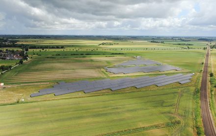 Der Solarpark der EGIS eG in Lehe erzeugt im Jahr rund 3