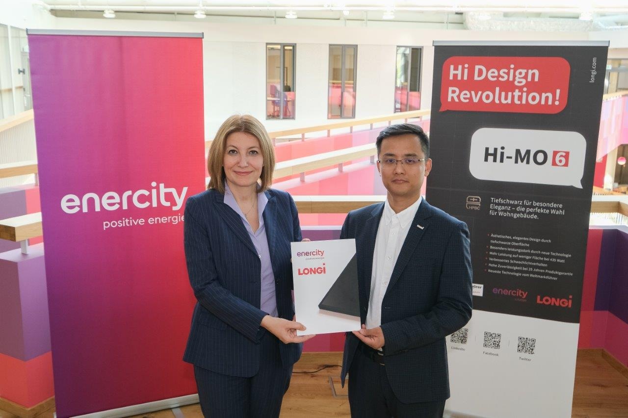 Schlossen eine PV-Kooperation im Endkundenmarkt: enercity-CEO Susanna Zapreva und Nick Wang