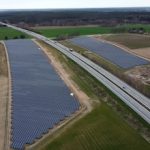 Trianel Erneuerbare Energien übernimmt jetzt den entlang der Autobahn gelegenen Solarpark Grüssow.