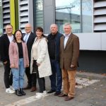 Landrat Norbert Heuser (3. v.l.) und das Gründungsteam der make it Klimaschutzagentur.