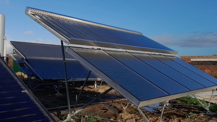 Bei dem Solarthermieprojekt in Wolmirstedt  wird die Anordnung der Kollektoren so gestaltet