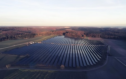 Der PV-Park im Ortsteil Küpfendorf der Gemeinde Steinheim hat 25 MW Leistung.