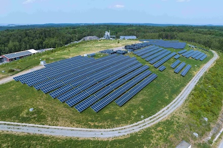 Ein Leitfaden gibt Kommunen Tipps zur Errichtung von Solarparks