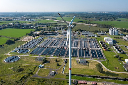 Im Berliner Klärwerk Schönelinde erprobt ein Forschungsprojekt Power-to-Gas-Technologien.