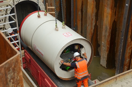 Tunnelvortrieb für den Bau des Hamburger Wasserstoff-Industrie-Netzes HH-WIN am Altenwerder Hauptdeich.