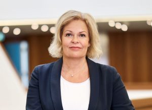 Das Bild zeigt Bundesinnenministerin Nancy Faeser im Porträt.