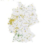 Eine Deutschlandkarte zeigt mit verschiedenen farbigen Punkten den Stand der Wärmeplanung in Kommunen.